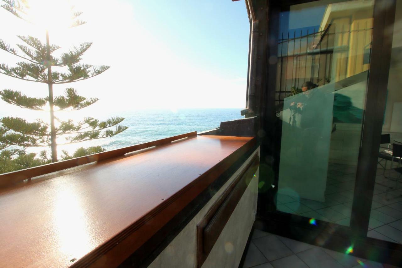 Mansarda Luminosa In Centro Sul Mare - Attic By Sea Apartment Sanremo Exterior photo